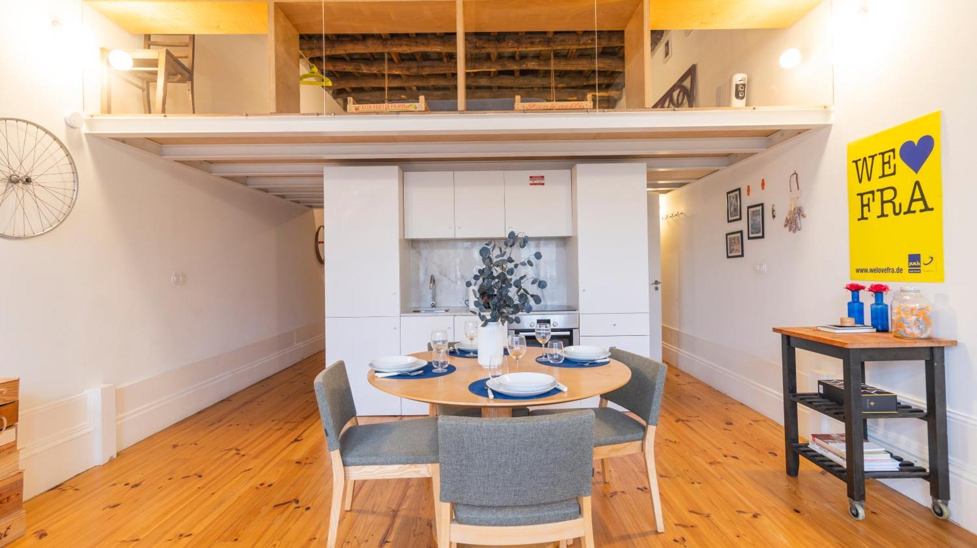 Apartamento Eccentric Mouzinho Mezzanine By Lovelystay